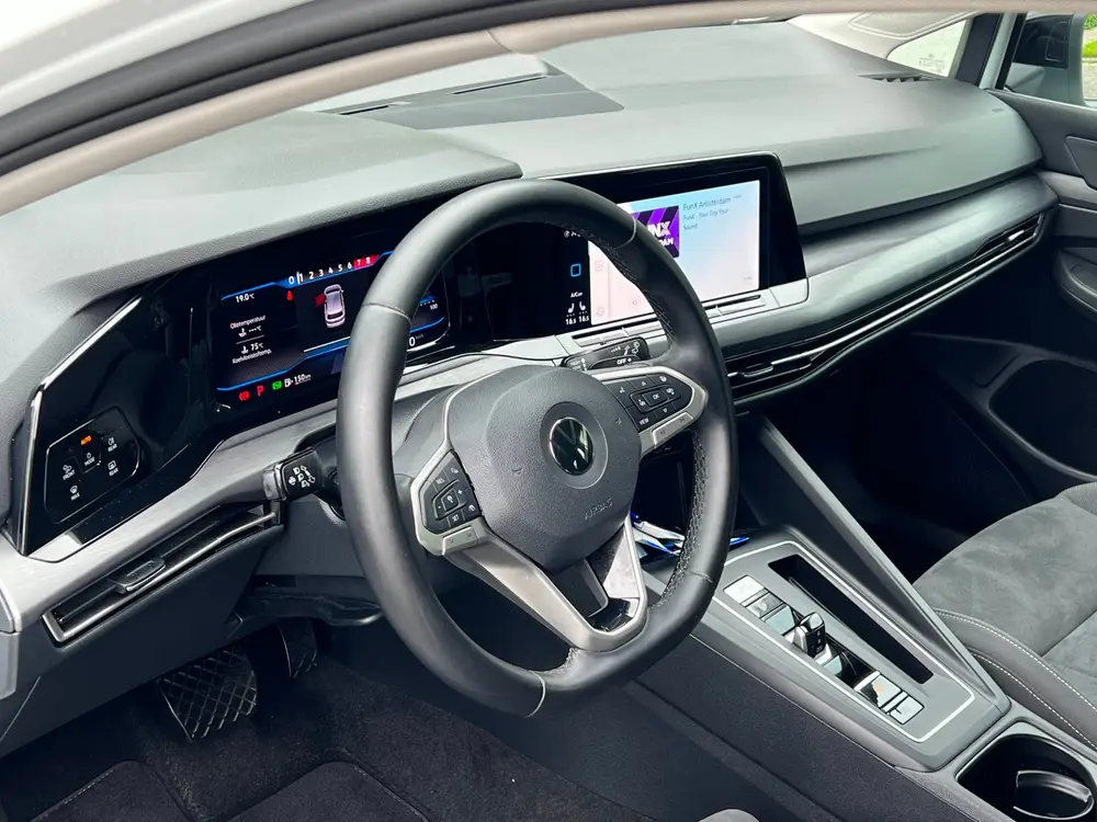 Volkswagen Golf 1.5 eTSI R-Line 7-DSG LED CARPLAYY uit 2022, foto 10