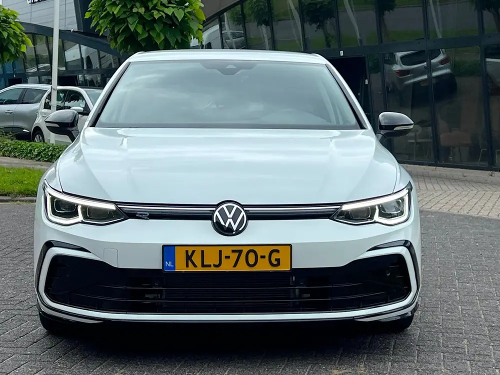 Volkswagen Golf 1.5 eTSI R-Line 7-DSG LED CARPLAYY uit 2022, foto 3