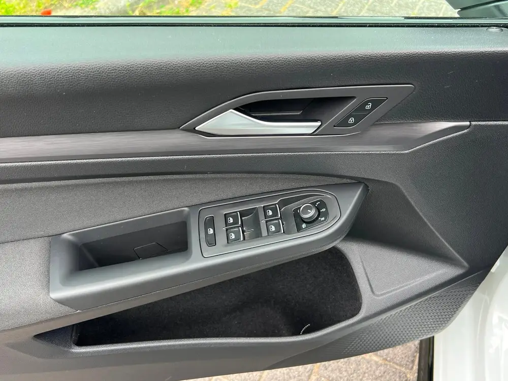 Volkswagen Golf 1.5 eTSI R-Line 7-DSG LED CARPLAYY uit 2022, foto 9
