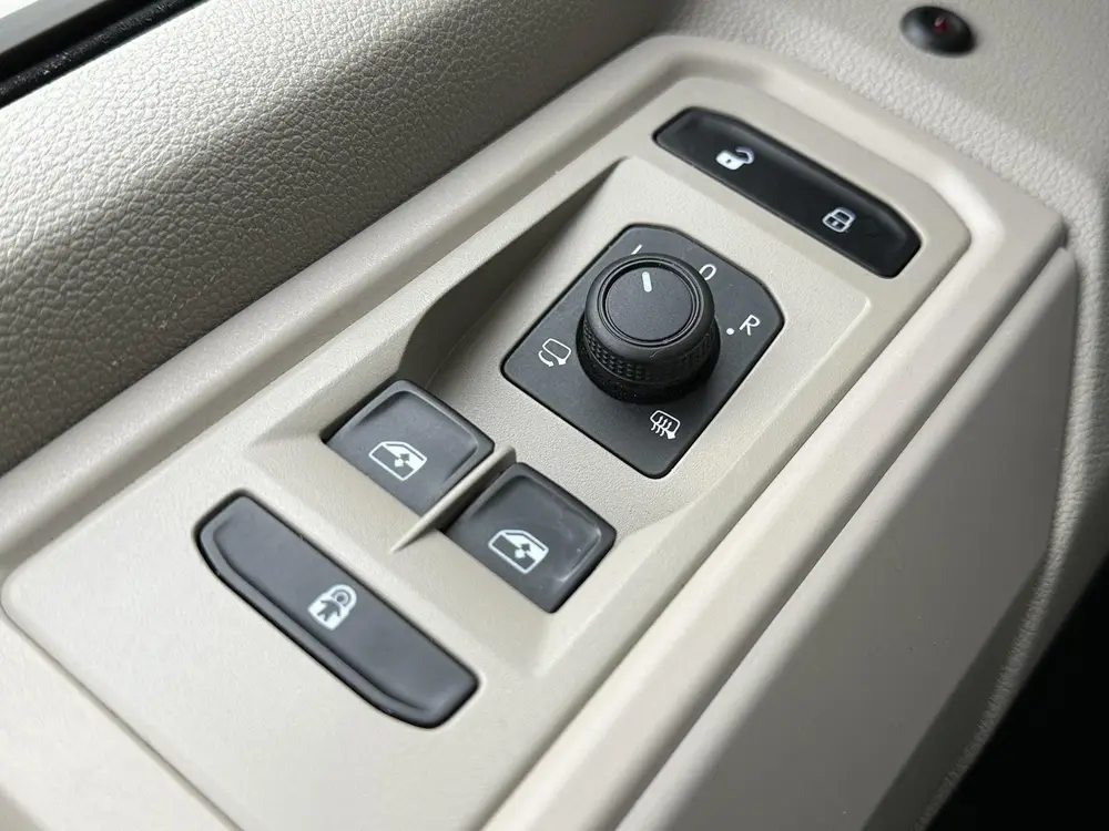 Volkswagen Multivan 1.5 eHybrid L2 Economy Business 4Motion uit 2025, foto 13