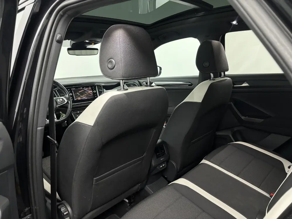 Volkswagen T-Roc 1.5 TSI 150pk Sport | Black Style | Panoram uit 2021, foto 10