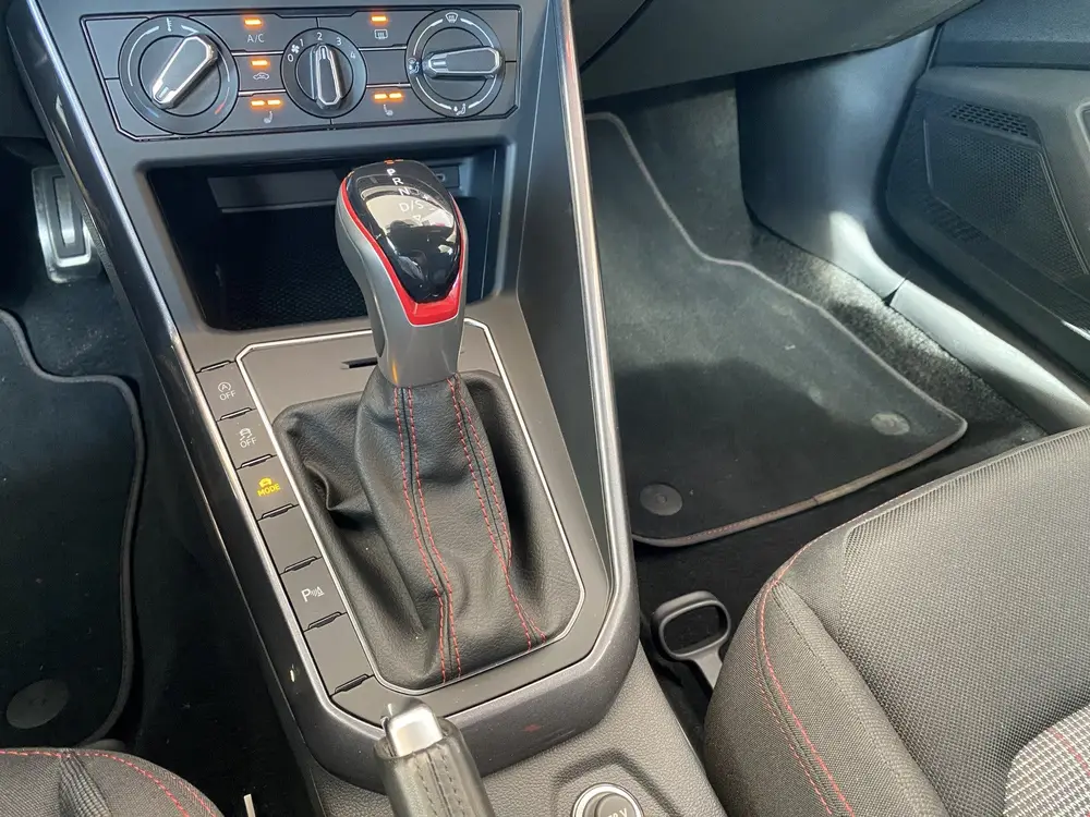 Volkswagen Polo 2.0 TSI GTIAutomaat, Navigatie/Apple Carplay uit 2022, foto 4