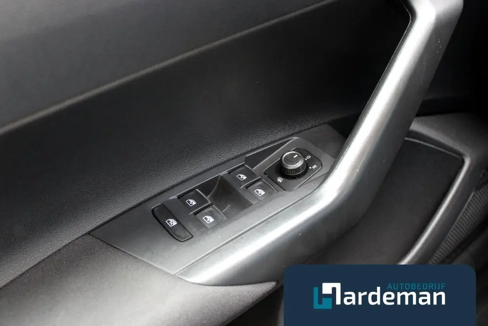 Volkswagen Polo 1.0 TSI Highline Carplay Virtual cockpit uit 2019, foto 10