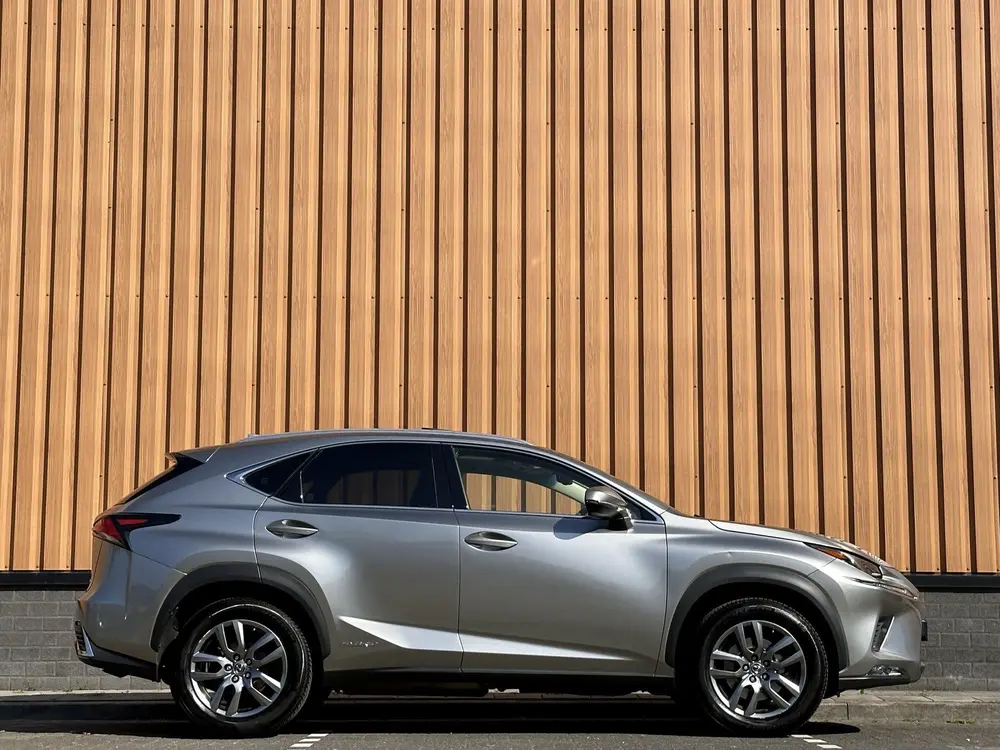 Lexus NX 300h AWD Luxury Line | Schuif/Kanteldak | Cruise Co uit 2019, foto 4