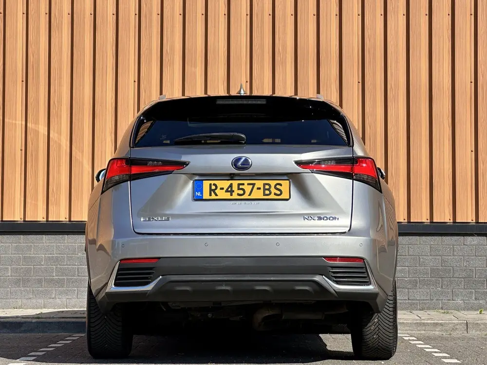 Lexus NX 300h AWD Luxury Line | Schuif/Kanteldak | Cruise Co uit 2019, foto 6