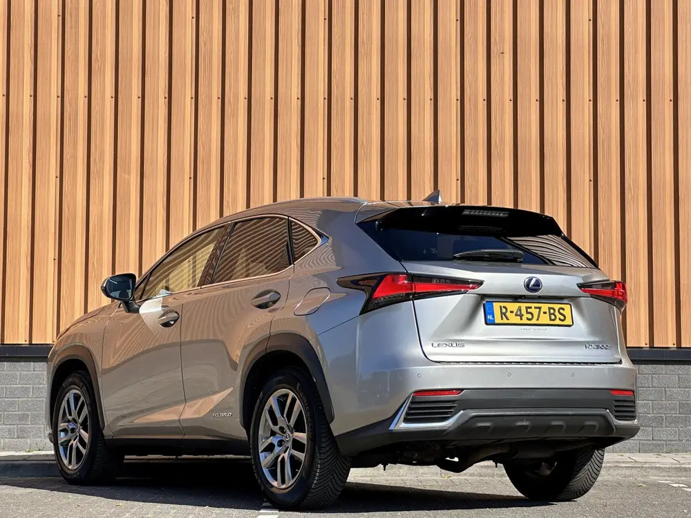 Lexus NX 300h AWD Luxury Line | Schuif/Kanteldak | Cruise Co uit 2019, foto 7