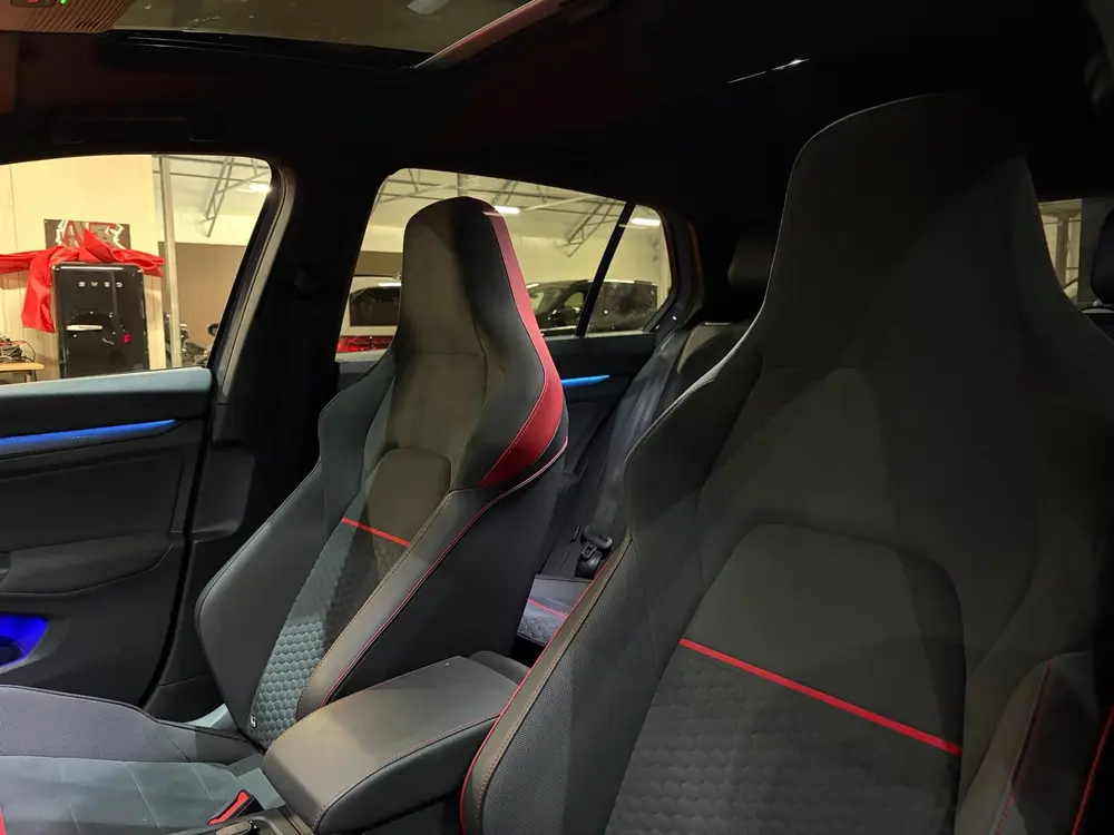 Volkswagen Golf 2.0 TSI GTI Clubsport Pano Camera Keyless AC uit 2022, foto 18