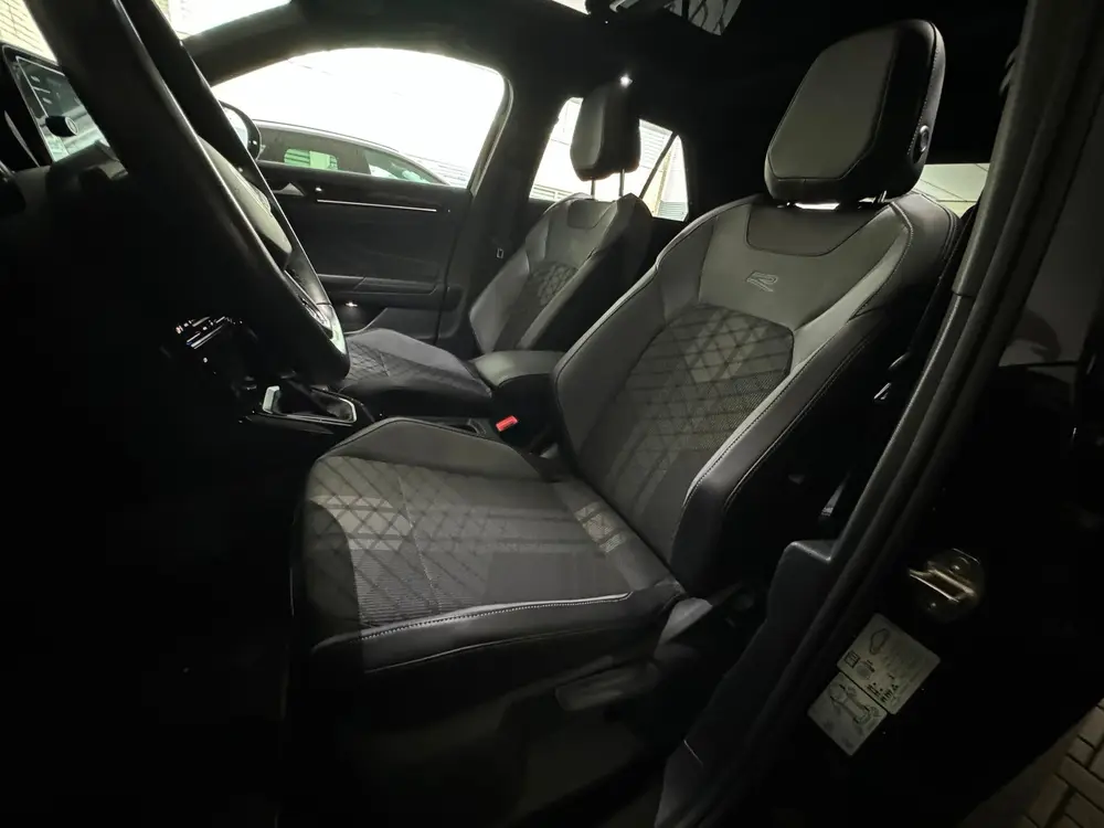 Volkswagen T-Roc 1.5 TSI Life Business Pano|ACC|Lane|Camera| uit 2024, foto 5