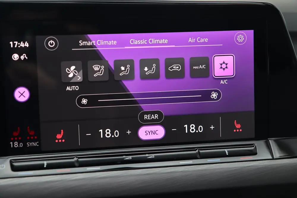 Volkswagen Golf 1.5 eTSI ACT / PANO / HUD / ACC / MEMORY / M uit 2021, foto 12