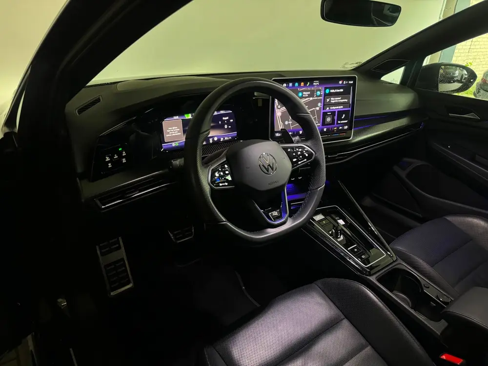 Volkswagen Golf 2.0 TSI 4Motion R Pano|H/K|HuD|Akra|Leer|Mem uit 2024, foto 2