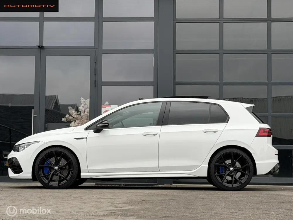 Volkswagen Golf 2.0 TSI R 4Motion PANO / AKRA / IQ-light / H uit 2021, foto 16
