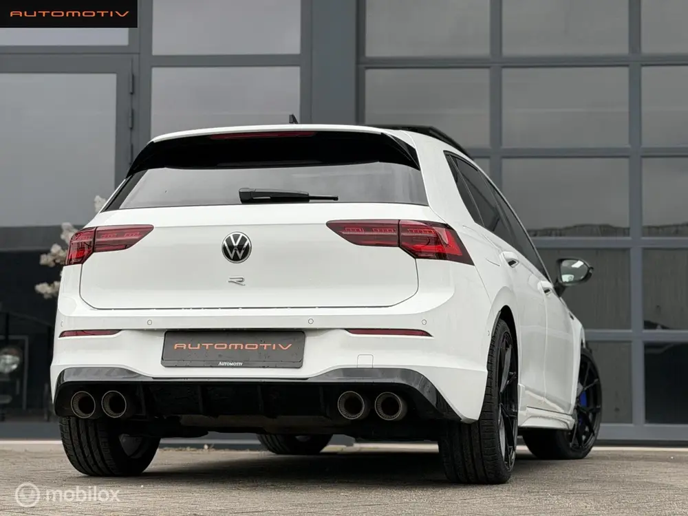 Volkswagen Golf 2.0 TSI R 4Motion PANO / AKRA / IQ-light / H uit 2021, foto 2
