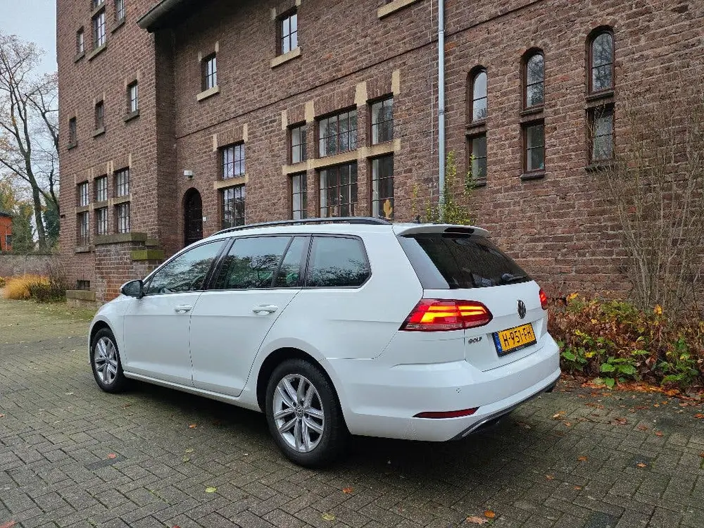 Volkswagen Golf Variant 1.0 TSI 115pk 7-DSG 2019 Wit uit 2019, foto 6