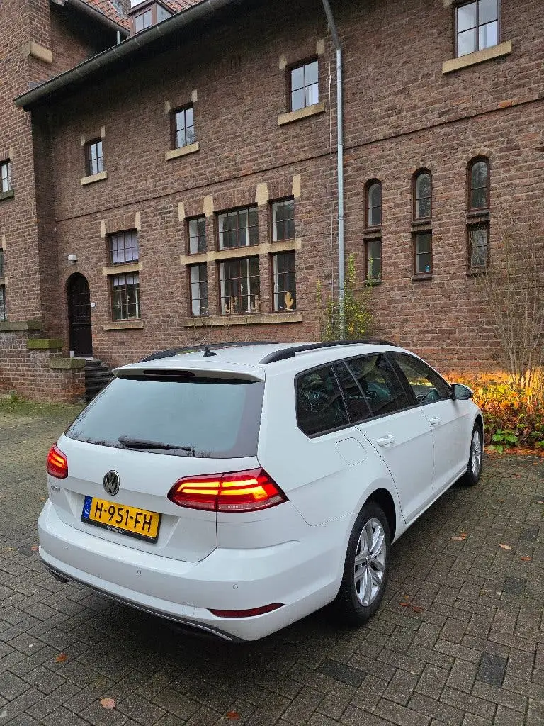 Volkswagen Golf Variant 1.0 TSI 115pk 7-DSG 2019 Wit uit 2019, foto 8