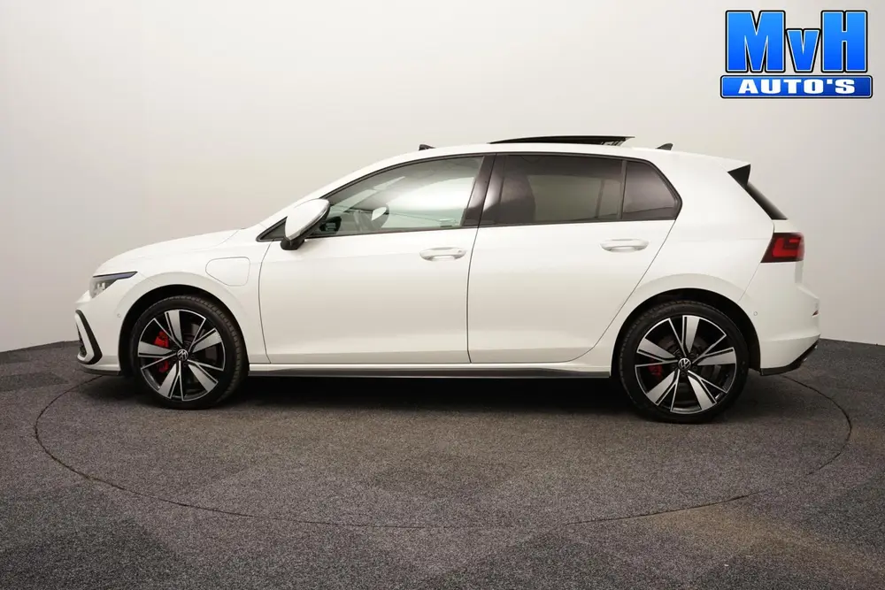 Volkswagen Golf 1.4 PHEV GTE|IQ|PANO|CAMERA|STOEL/STUUR.VERW uit 2020, foto 17