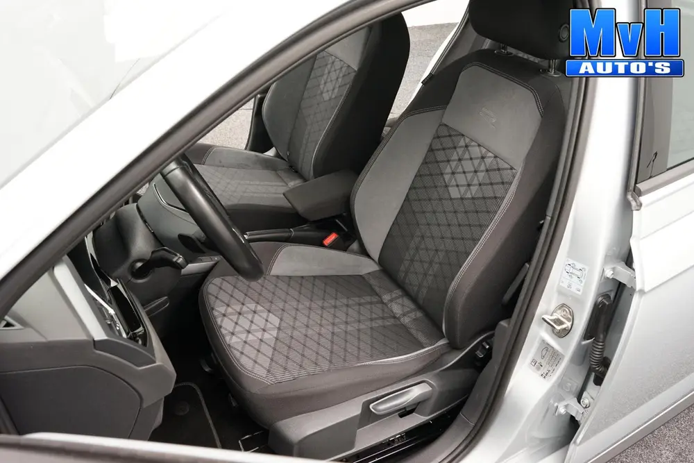 Volkswagen Polo 1.0 TSI R-Line|DSG|ACC|CAMERA|STOELVERW|NAP uit 2022, foto 3