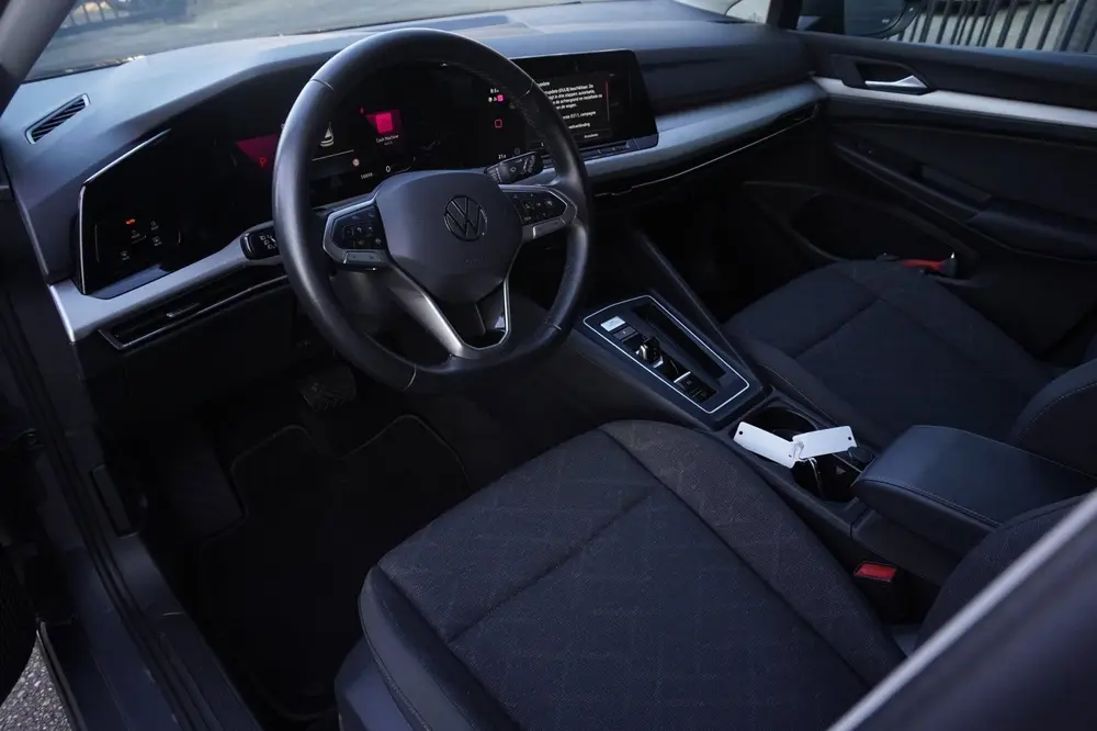 Volkswagen Golf 1.0 eTSI Life | Orig NL | NAP | Automaat | V uit 2023, foto 3