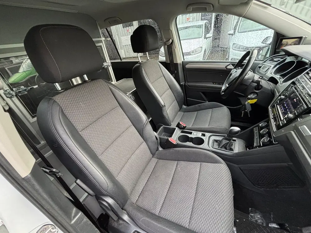 Volkswagen Touran 2.0 TDI AUTOMAAT / 180 DKM / HONDENWAGEN ! uit 2020, foto 13