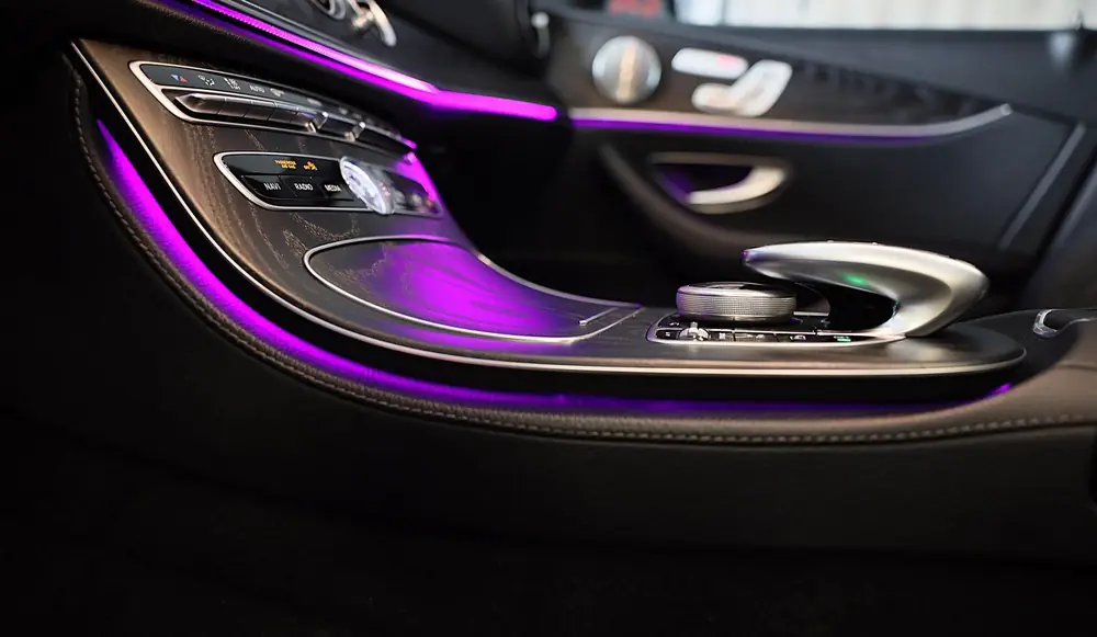 Mercedes-Benz E-Klasse 200 AMG Line / Aut / Leder / Burmeste uit 2020, foto 18