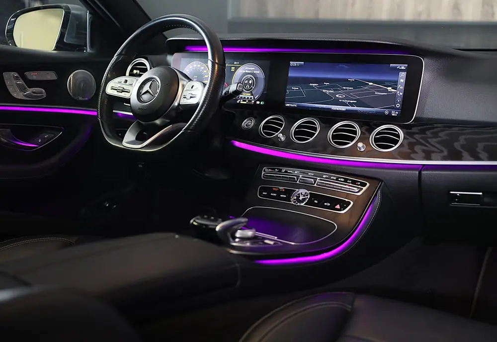 Mercedes-Benz E-Klasse 200 AMG Line / Aut / Leder / Burmeste uit 2020, foto 6