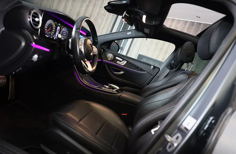 Mercedes-Benz E-Klasse 200 AMG Line / Aut / Leder / Burmeste uit 2020, foto 7
