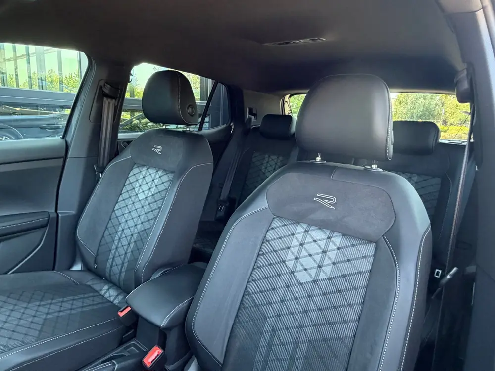 Volkswagen T-Cross 1.5 TSI 150pk DSG R-Line | Camera | Trekh uit 2025, foto 13