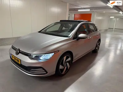 Volkswagen Golf 1.5 TSI Style | PANO | PDC | Sfeerverlichtin uit 2020