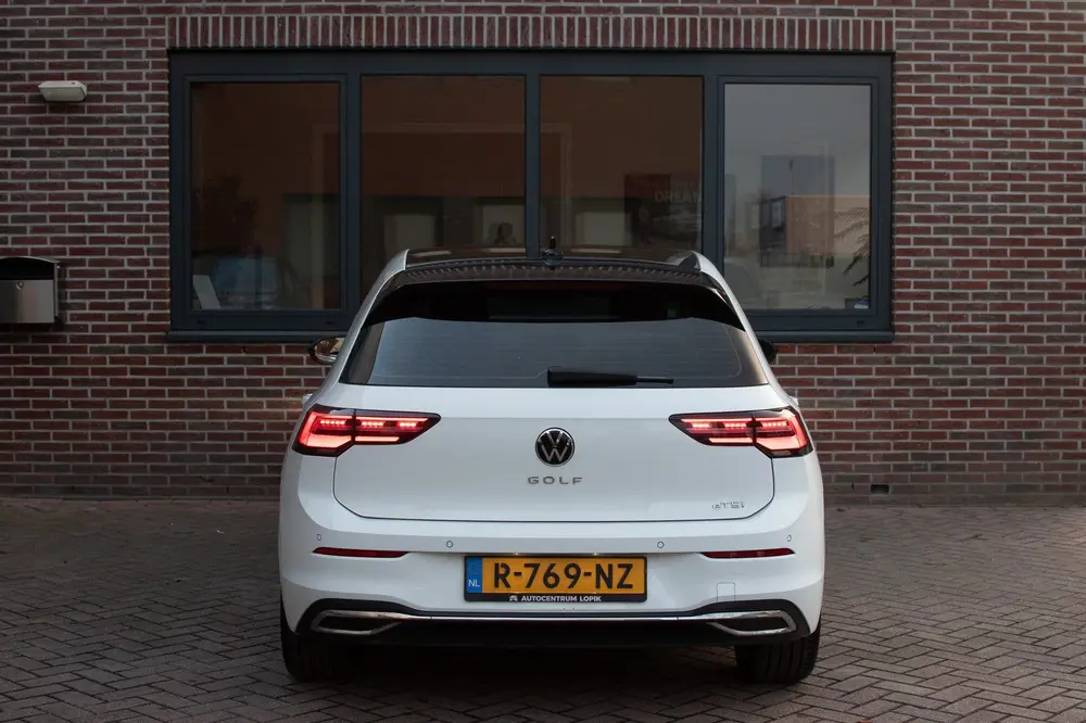 Volkswagen Golf 1.5 eTSI Style *ACC*Memory*Blind spot*Stoelv uit 2020, foto 16
