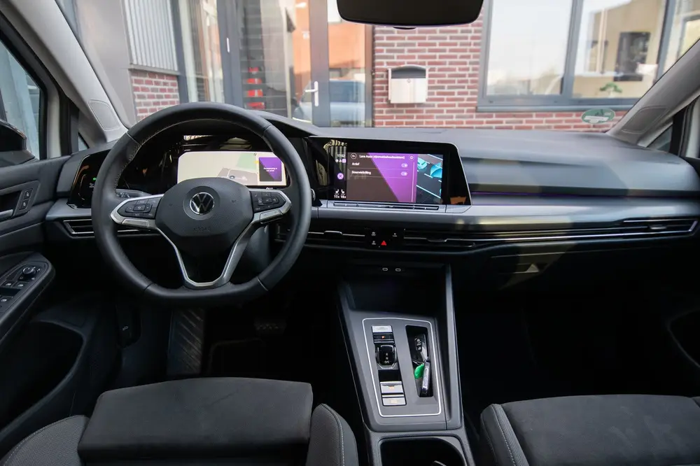 Volkswagen Golf 1.5 eTSI Style *ACC*Memory*Blind spot*Stoelv uit 2020, foto 3