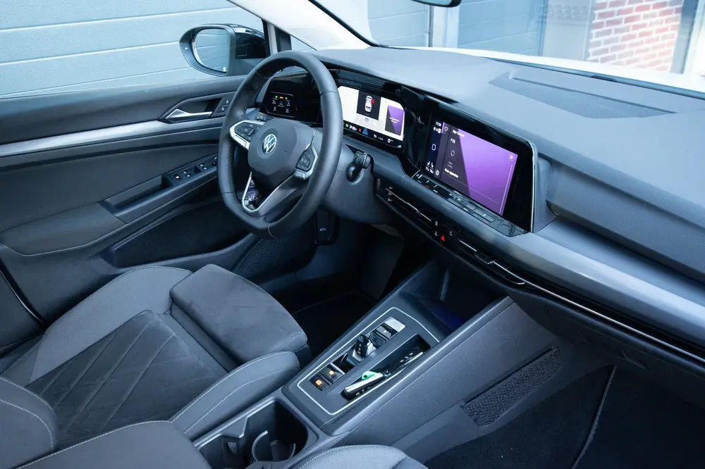 Volkswagen Golf 1.5 eTSI Style *ACC*Memory*Blind spot*Stoelv uit 2020, foto 5