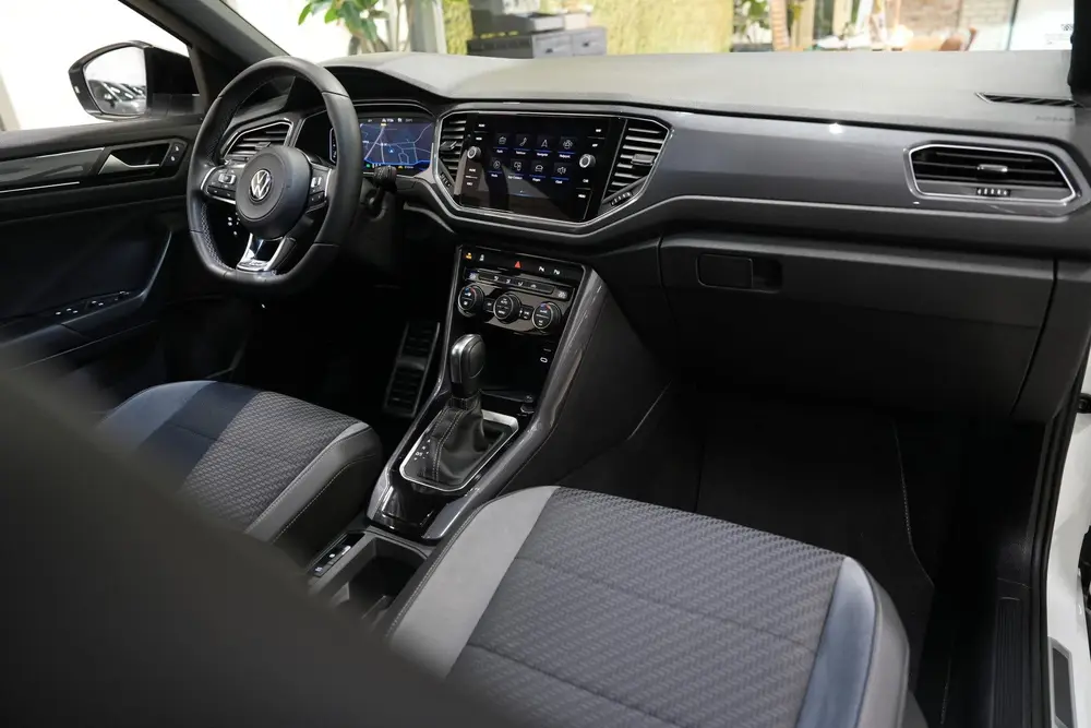 Volkswagen T-Roc 1.5 TSI 3x R-Line * Pano - Virtual - Beats uit 2020, foto 17