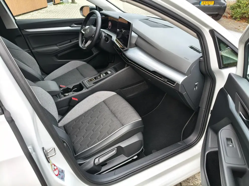 Volkswagen Golf 1.5 eTSI Life Edition GOAL uit 2025, foto 16