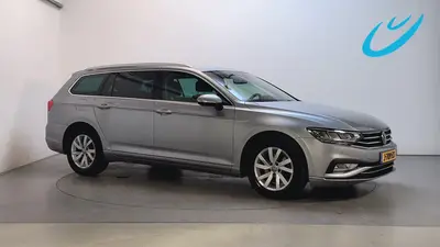 Volkswagen Passat Variant 1.5 TSI 150pk DSG Business Navigat uit 2020