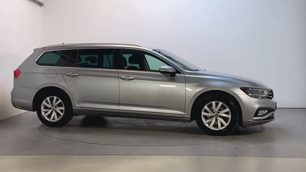 Volkswagen Passat Variant 1.5 TSI 150pk DSG Business Navigat uit 2020, foto 10