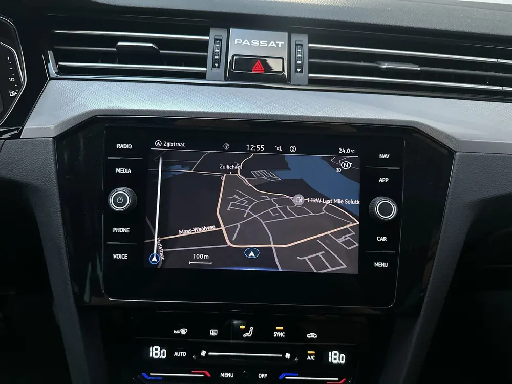 Volkswagen Passat Variant 1.5 TSI 150pk DSG Business Navigat uit 2020, foto 11