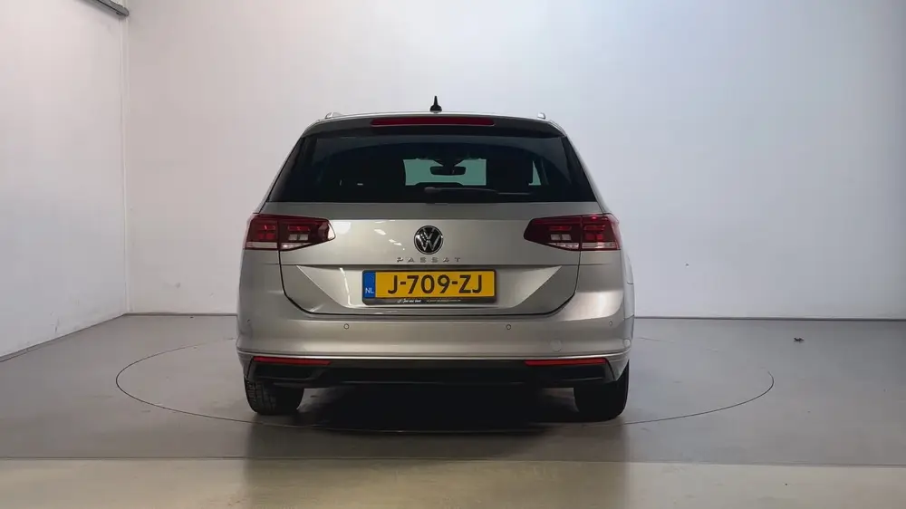 Volkswagen Passat Variant 1.5 TSI 150pk DSG Business Navigat uit 2020, foto 8