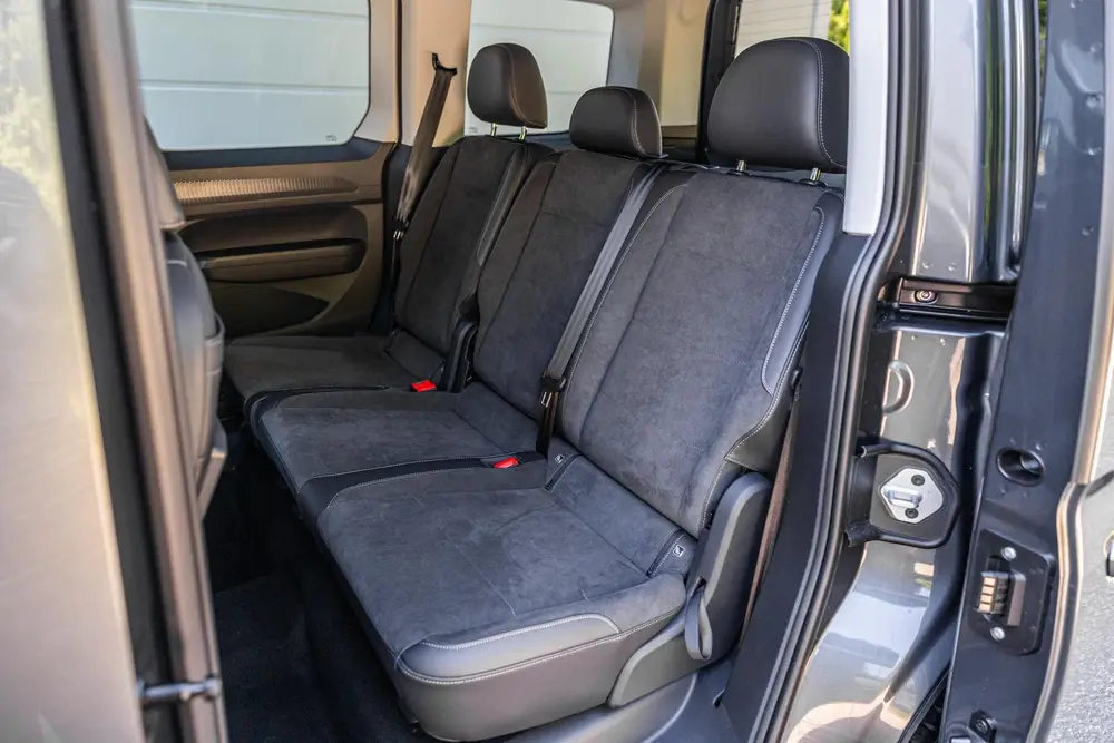 Volkswagen Caddy Kombi 1.5 TSI 150pk DSG Hybride Limited Edi uit 2026, foto 13