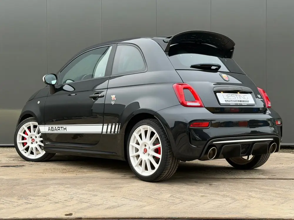Abarth 695 uit 2021, foto 2