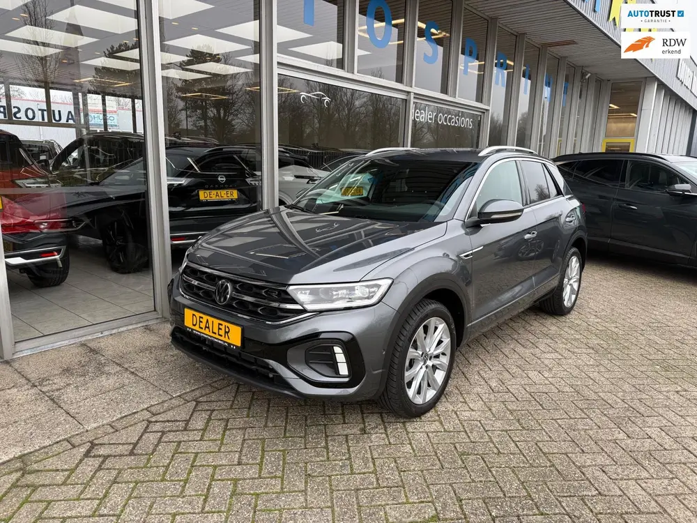 Volkswagen T-Roc 1.5 TSI R-Line Business 150PK / ACHTERUITRI uit 2025