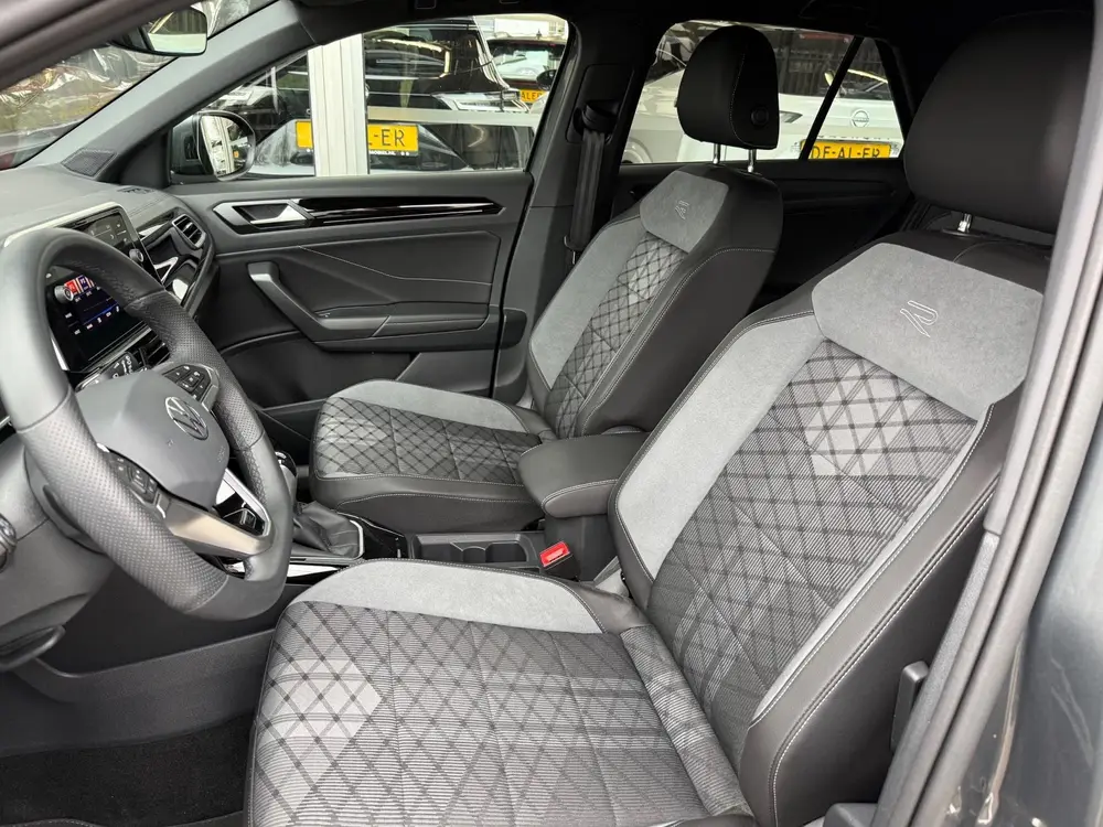 Volkswagen T-Roc 1.5 TSI R-Line Business 150PK / ACHTERUITRI uit 2025, foto 6