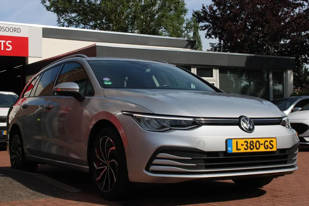 VOLKSWAGEN Golf Variant 1.0 eTSI Aut. *Life* | Trekhaak | Ca uit 2021, foto 6