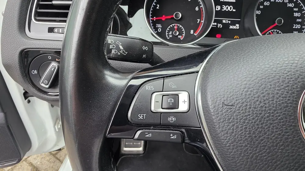 Volkswagen Golf 1.0 TSI Highline R-Line 115pk Navi, Camera uit 2020, foto 19