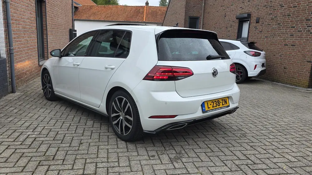 Volkswagen Golf 1.0 TSI Highline R-Line 115pk Navi, Camera uit 2020, foto 9