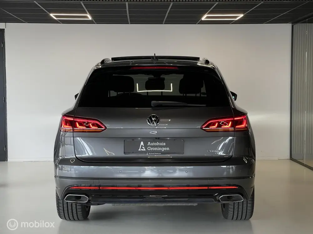 Volkswagen Touareg 3.0 TSI Hybrid R-Line | Pano | Luchtverin uit 2020, foto 6