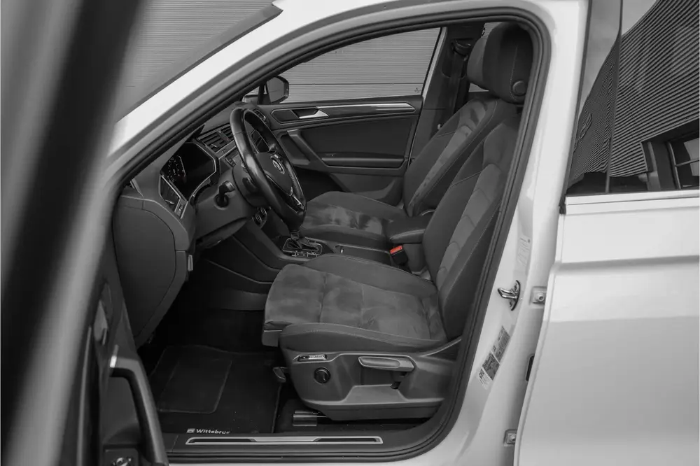 Volkswagen Tiguan 1.5 TSI DSG R-Line Pano ACC Camera CarPlay uit 2019, foto 4