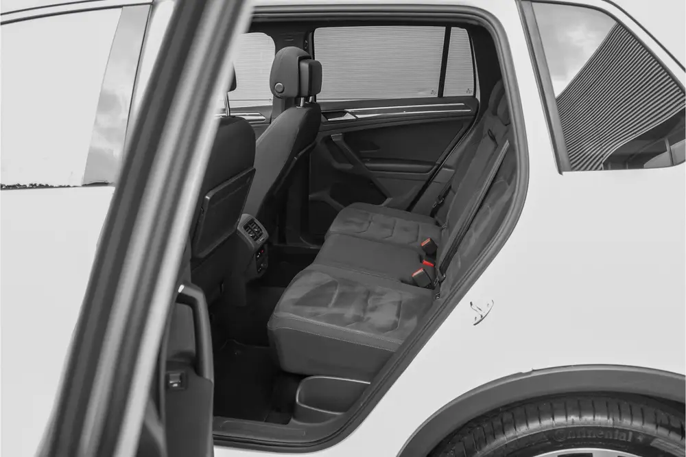 Volkswagen Tiguan 1.5 TSI DSG R-Line Pano ACC Camera CarPlay uit 2019, foto 6