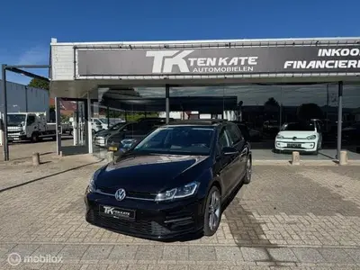 Volkswagen Golf 1.5 TSI Highline Business R uit 2019
