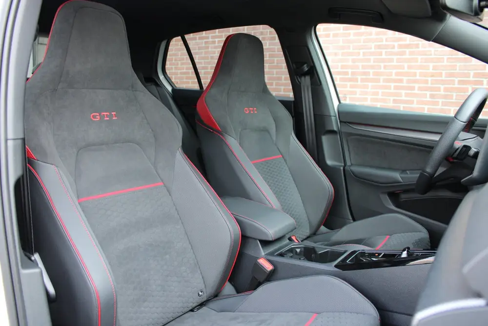 Volkswagen Golf 2.0 TSI 300PK GTI CLUBSPORT |AKRAPOVIC|PANO uit 2025, foto 12