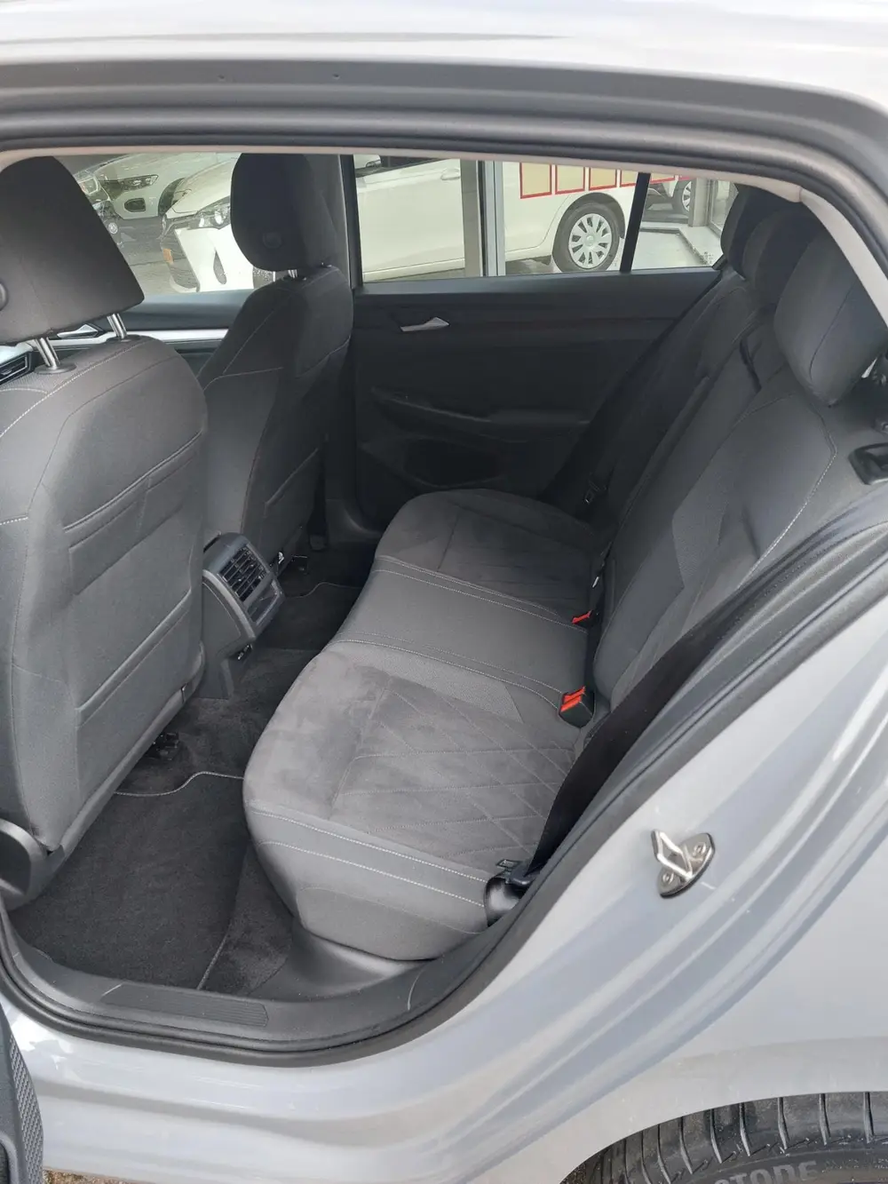 Volkswagen Golf 1.5 TSI Life Business 17 inch Sport st uit 2020, foto 10
