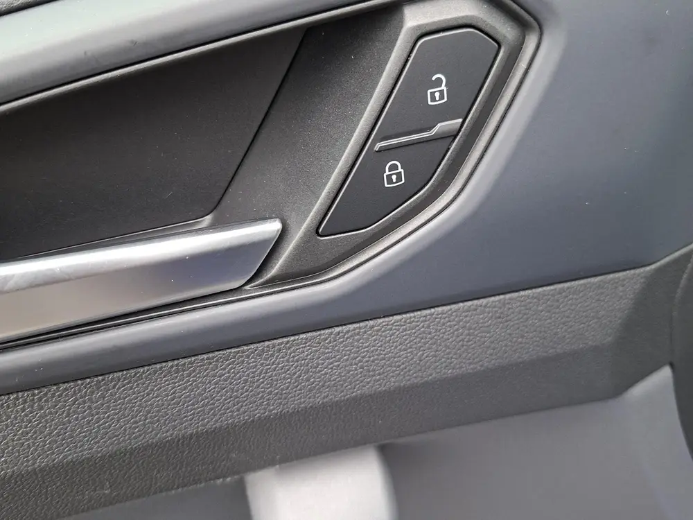 Volkswagen T-Cross 1.0 TSI Style Camera, trekhaak, stoelverw uit 2019, foto 17